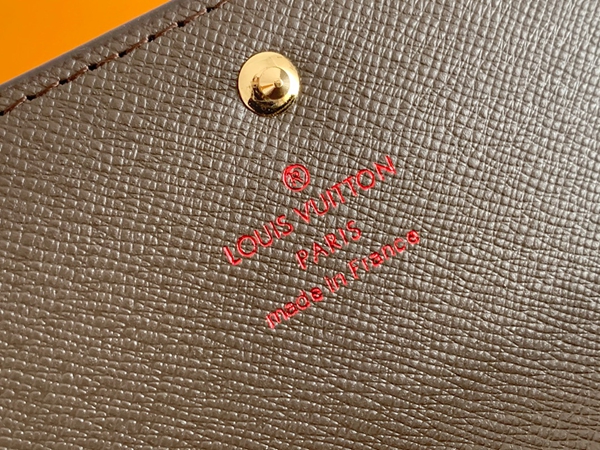 LVコピーウォレット角部分ディテール